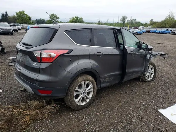 1FMCU9GDXHUC98927 — 2017 Ford Escape, фото 3 с аукциона Copart 05.10.2026, Передняя часть