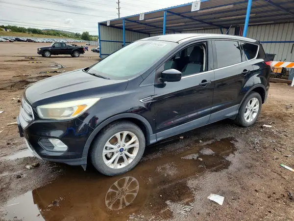 1FMCU0GD7HUC80302 — 2017 Ford Escape, Передняя часть (Front End), фото до ремонта
