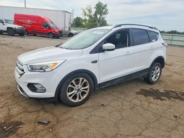 1FMCU0GD4HUA38258 — 2017 Ford Escape, Передняя часть (Front End), фото до ремонта