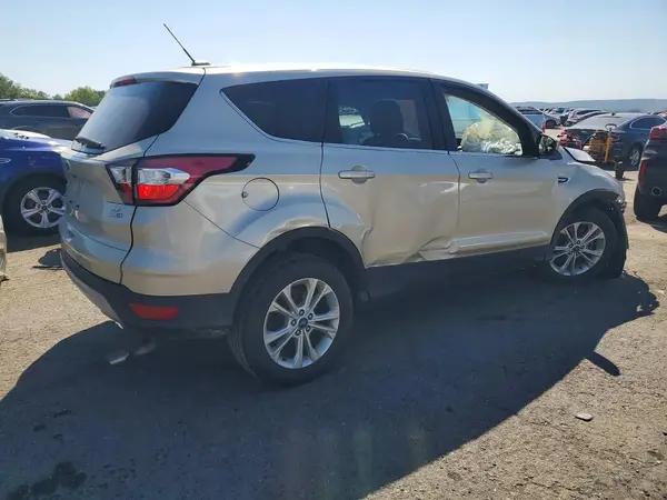 1FMCU9GDXHUC70853 — 2017 Ford Escape, фото 3 с аукциона Copart 02.10.2026, Передняя часть