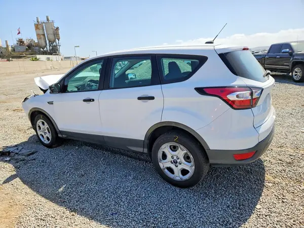 1FMCU0F70HUC26531 — 2017 Ford Escape, фото 2 с аукциона Copart 29.09.2026, Передняя часть