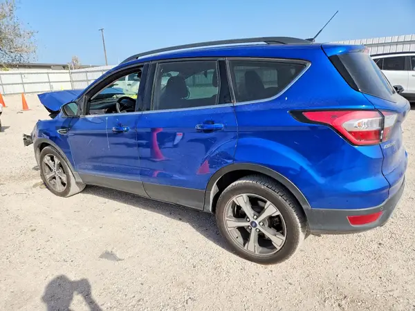 1FMCU0G9XHUB79413 — 2017 Ford Escape, фото 2 с аукциона Copart, Передняя часть