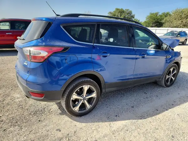 1FMCU0G9XHUB79413 — 2017 Ford Escape, фото 3 с аукциона Copart, Передняя часть