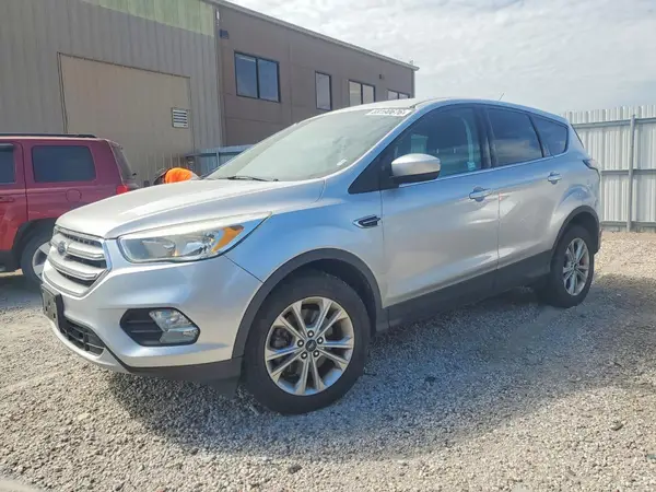 1FMCU9G97HUA15735 — 2017 Ford Escape, Естественный износ (Normal Wear), фото до ремонта