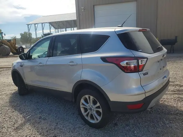 1FMCU9G97HUA15735 — 2017 Ford Escape, фото 2 с аукциона Copart 30.09.2026, Естественный износ