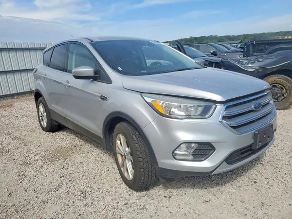 1FMCU9G97HUA15735 — 2017 Ford Escape, фото 4 с аукциона Copart 30.09.2026, Естественный износ