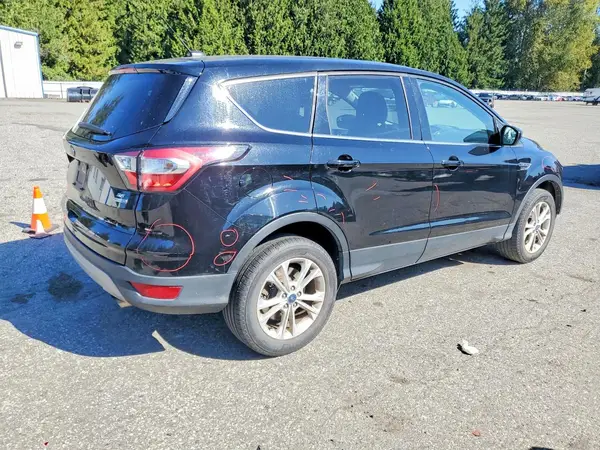 1FMCU9GD4HUD84864 — 2017 Ford Escape, фото 3 с аукциона Copart 28.09.2026, Передняя часть