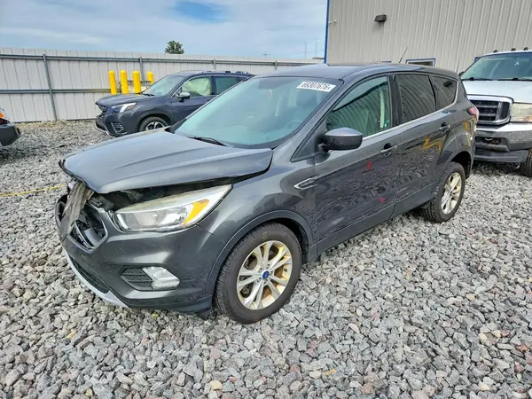 1FMCU9G97HUD44208 — 2017 Ford Escape, Передняя часть (Front End), фото до ремонта