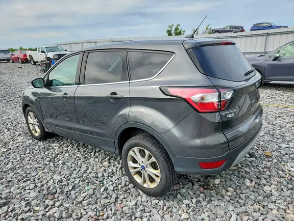 1FMCU9G97HUD44208 — 2017 Ford Escape, фото 2 с аукциона Copart 05.10.2026, Передняя часть