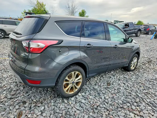 1FMCU9G97HUD44208 — 2017 Ford Escape, фото 3 с аукциона Copart 05.10.2026, Передняя часть