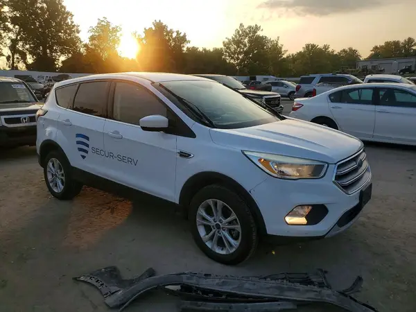 1FMCU0GDXHUA15857 — 2017 Ford Escape, фото 4 с аукциона Copart 13.10.2026, Естественный износ