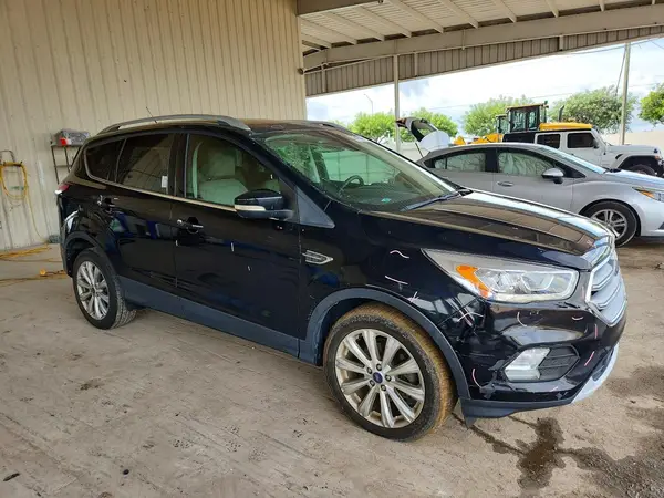 1FMCU0JD1HUC73287 — 2017 Ford Escape, фото 4 с аукциона Copart 30.09.2026, Передняя часть