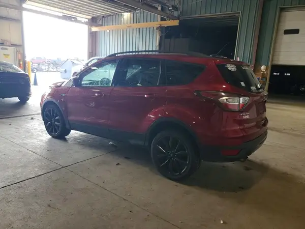 1FMCU0GD5HUA47065 — 2017 Ford Escape, фото 2 с аукциона Copart, Передняя часть