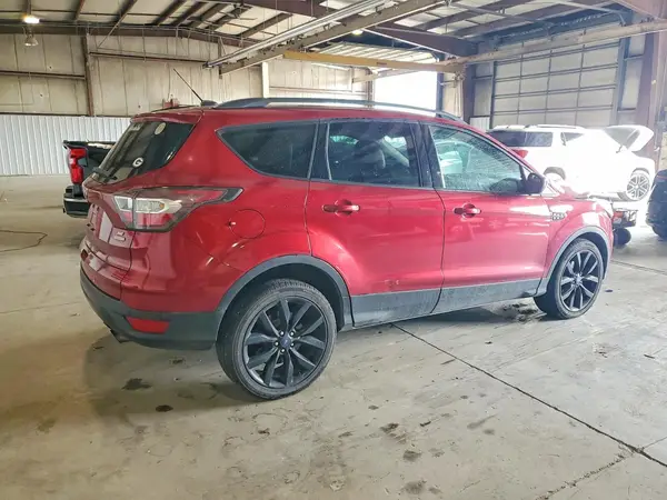 1FMCU0GD5HUA47065 — 2017 Ford Escape, фото 3 с аукциона Copart, Передняя часть