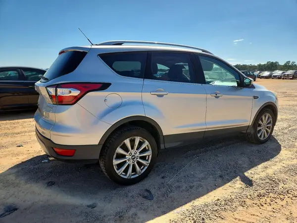 1FMCU0JDXHUD83772 — 2017 Ford Escape, фото 3 с аукциона Copart 13.10.2026, Мелкие вмятины и царапины