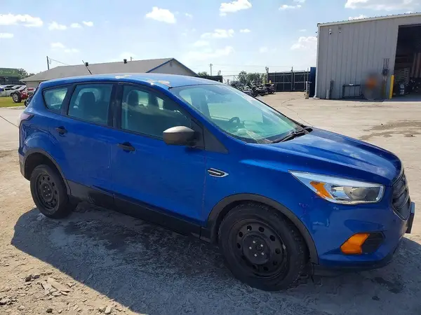 1FMCU0F70HUC66060 — 2017 Ford Escape, фото 4 с аукциона Copart, Передняя часть
