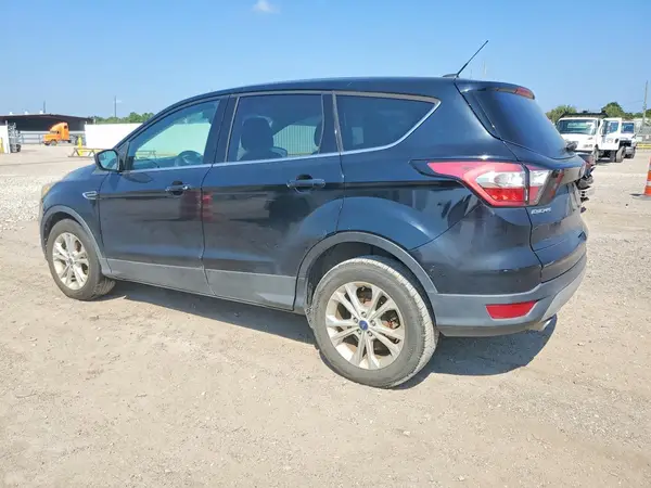 1FMCU0GDXHUD76263 — 2017 Ford Escape, фото 2 с аукциона Copart 01.10.2026, Механические повреждения