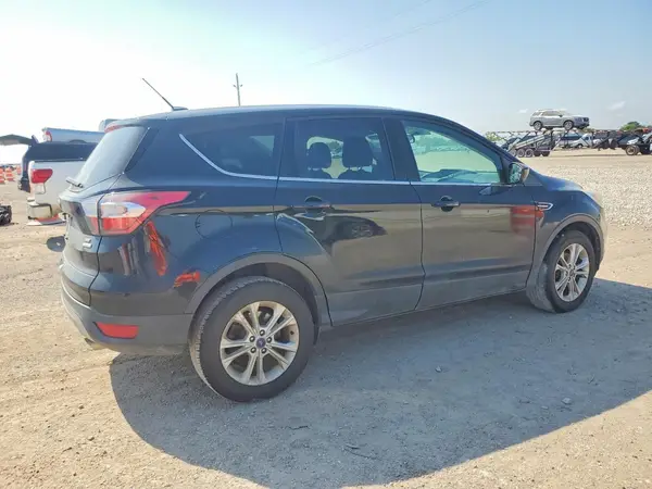 1FMCU0GDXHUD76263 — 2017 Ford Escape, фото 3 с аукциона Copart 01.10.2026, Механические повреждения