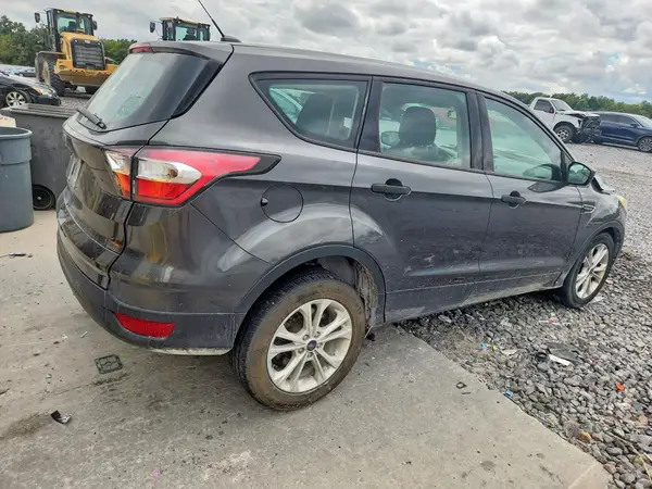 1FMCU0F77HUA23071 — 2017 Ford Escape, фото 3 с аукциона Copart, Передняя часть