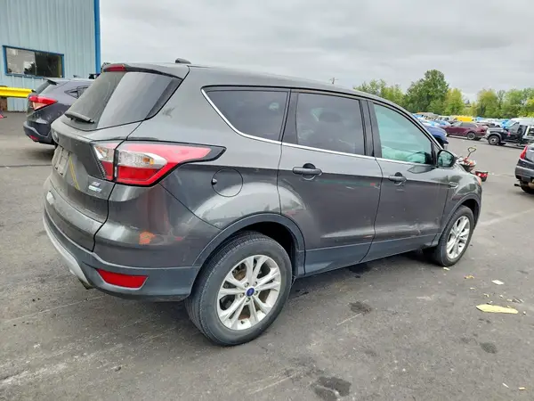 1FMCU9GD2HUD66637 — 2017 Ford Escape, фото 3 с аукциона Copart, Боковая часть