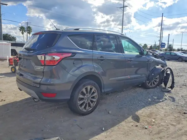 1FMCU0JD0HUE51903 — 2017 Ford Escape, фото 3 с аукциона Copart, Передняя часть