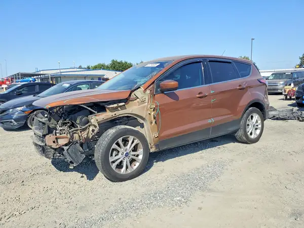 1FMCU0GD9HUC80334 — 2017 Ford Escape, Передняя часть (Front End), фото до ремонта