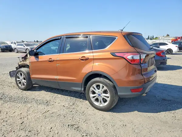1FMCU0GD9HUC80334 — 2017 Ford Escape, фото 2 с аукциона Copart 29.09.2026, Передняя часть