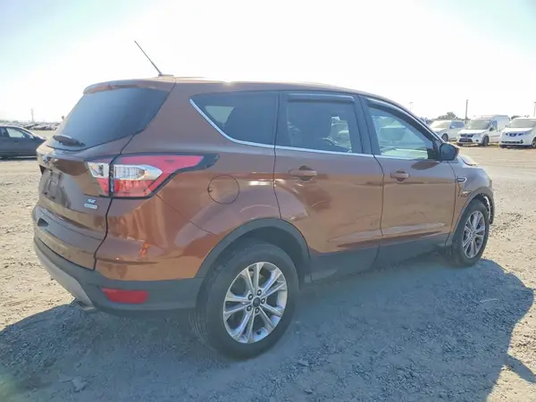 1FMCU0GD9HUC80334 — 2017 Ford Escape, фото 3 с аукциона Copart 29.09.2026, Передняя часть
