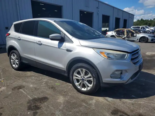 1FMCU9GD7HUE39565 — 2017 Ford Escape, фото 4 с аукциона Copart 05.10.2026, Пожар салона
