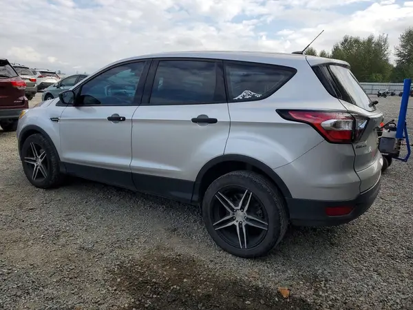 1FMCU0F71HUE98005 — 2017 Ford Escape, фото 2 с аукциона Copart, Передняя часть