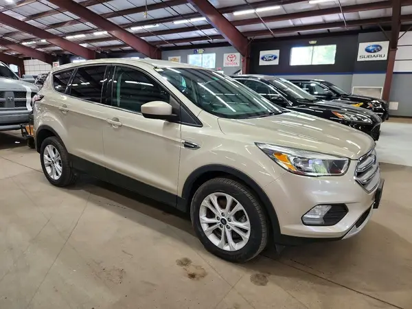 1FMCU9GD2HUD23738 — 2017 Ford Escape, фото 4 с аукциона Copart 13.10.2026, Мелкие вмятины и царапины
