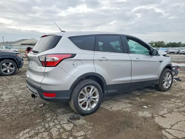 1FMCU0GD5HUE02767 — 2017 Ford Escape, фото 3 с аукциона Copart, Передняя часть