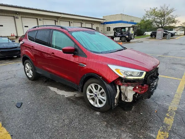 1FMCU9GD7HUB98896 — 2017 Ford Escape, фото 4 с аукциона Copart, Передняя часть