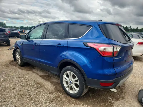 1FMCU9GD9HUF00754 — 2017 Ford Escape, фото 2 с аукциона Copart, Передняя часть