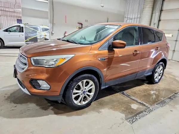 1FMCU9G99HUB04688 — 2017 Ford Escape, Передняя часть (Front End), фото до ремонта