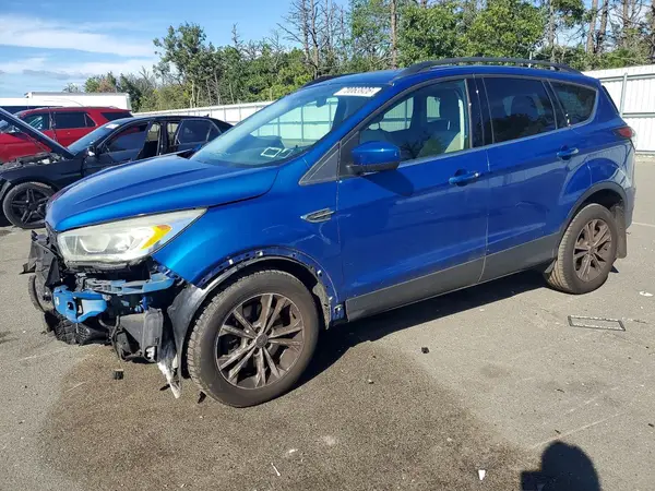 1FMCU9G98HUA07255 — 2017 Ford Escape, Передняя часть (Front End), фото до ремонта