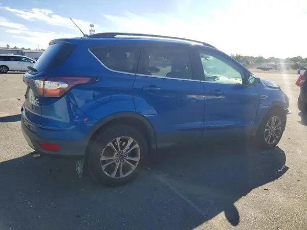 1FMCU9G98HUA07255 — 2017 Ford Escape, фото 3 с аукциона Copart 30.09.2026, Передняя часть