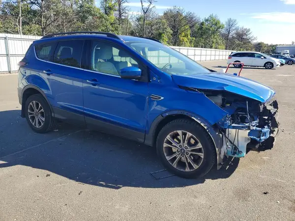 1FMCU9G98HUA07255 — 2017 Ford Escape, фото 4 с аукциона Copart 30.09.2026, Передняя часть