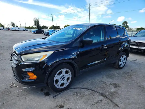 1FMCU0F71HUD71044 — 2017 Ford Escape, Передняя часть (Front End), фото до ремонта