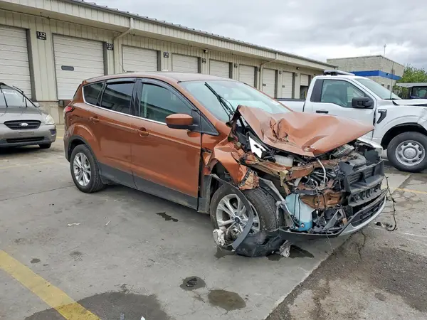 1FMCU0GD0HUC22855 — 2017 Ford Escape, фото 4 с аукциона Copart, Передняя часть