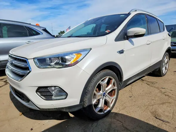 1FMCU9J95HUD58391 — 2017 Ford Escape, Задняя часть (Rear End), фото до ремонта