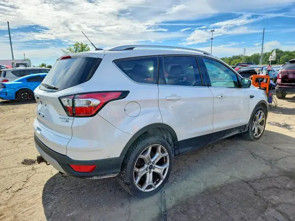 1FMCU9J95HUD58391 — 2017 Ford Escape, фото 3 с аукциона Copart 02.10.2026, Задняя часть