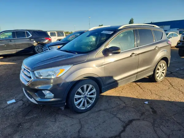 1FMCU0JD5HUD38237 — 2017 Ford Escape, Боковая часть (Side), фото до ремонта