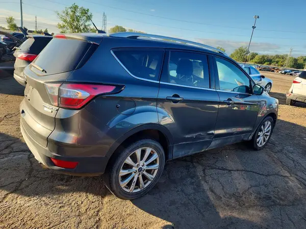 1FMCU0JD5HUD38237 — 2017 Ford Escape, фото 3 с аукциона Copart 02.10.2026, Боковая часть