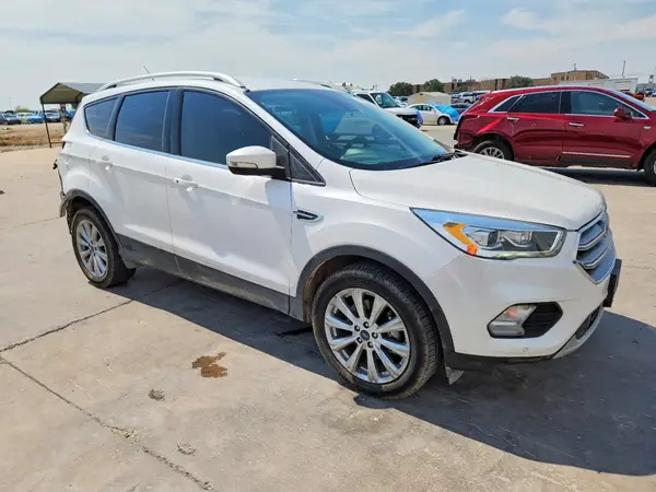 1FMCU0J90HUA38603 — 2017 Ford Escape, фото 4 с аукциона Copart, Задняя часть