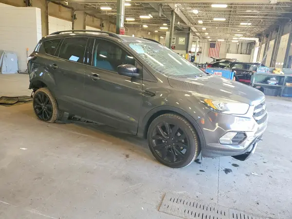 1FMCU0GD1HUE76798 — 2017 Ford Escape, фото 4 с аукциона Copart 13.10.2026, Задняя часть