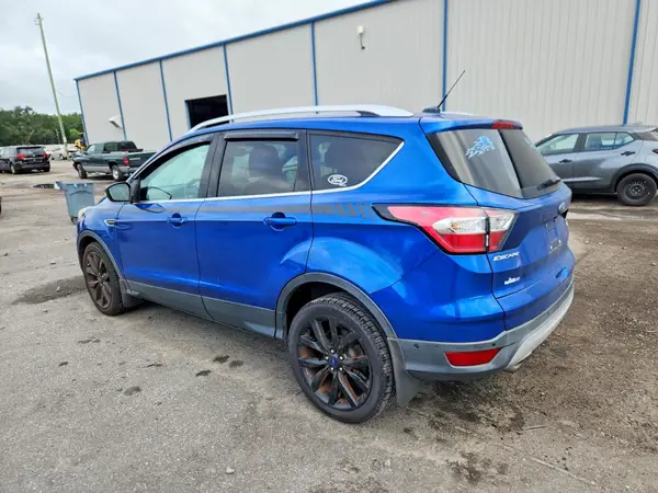 1FMCU0J98HUA75852 — 2017 Ford Escape, фото 2 с аукциона Copart 05.10.2026, Передняя часть