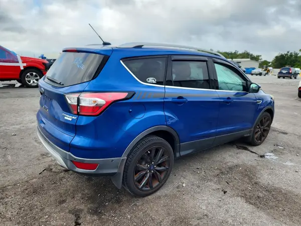 1FMCU0J98HUA75852 — 2017 Ford Escape, фото 3 с аукциона Copart 05.10.2026, Передняя часть