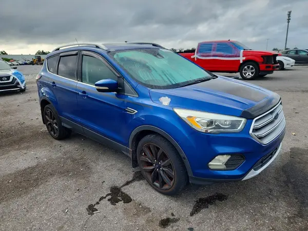 1FMCU0J98HUA75852 — 2017 Ford Escape, фото 4 с аукциона Copart 05.10.2026, Передняя часть