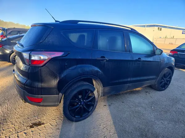 1FMCU9GD9HUD63072 — 2017 Ford Escape, фото 3 с аукциона Copart, Мелкие вмятины и царапины